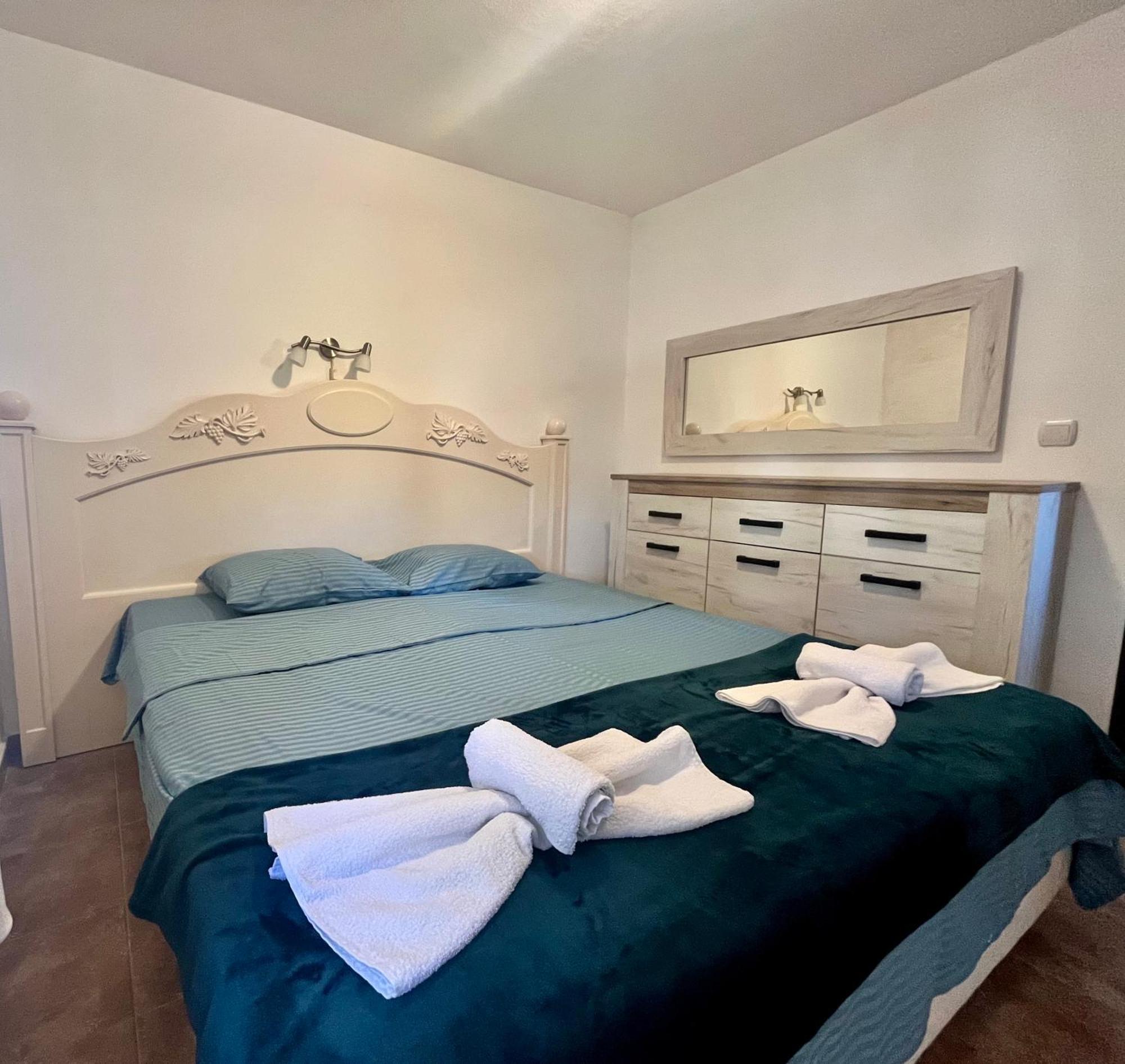 Apartments Obradovic Krasići Εξωτερικό φωτογραφία