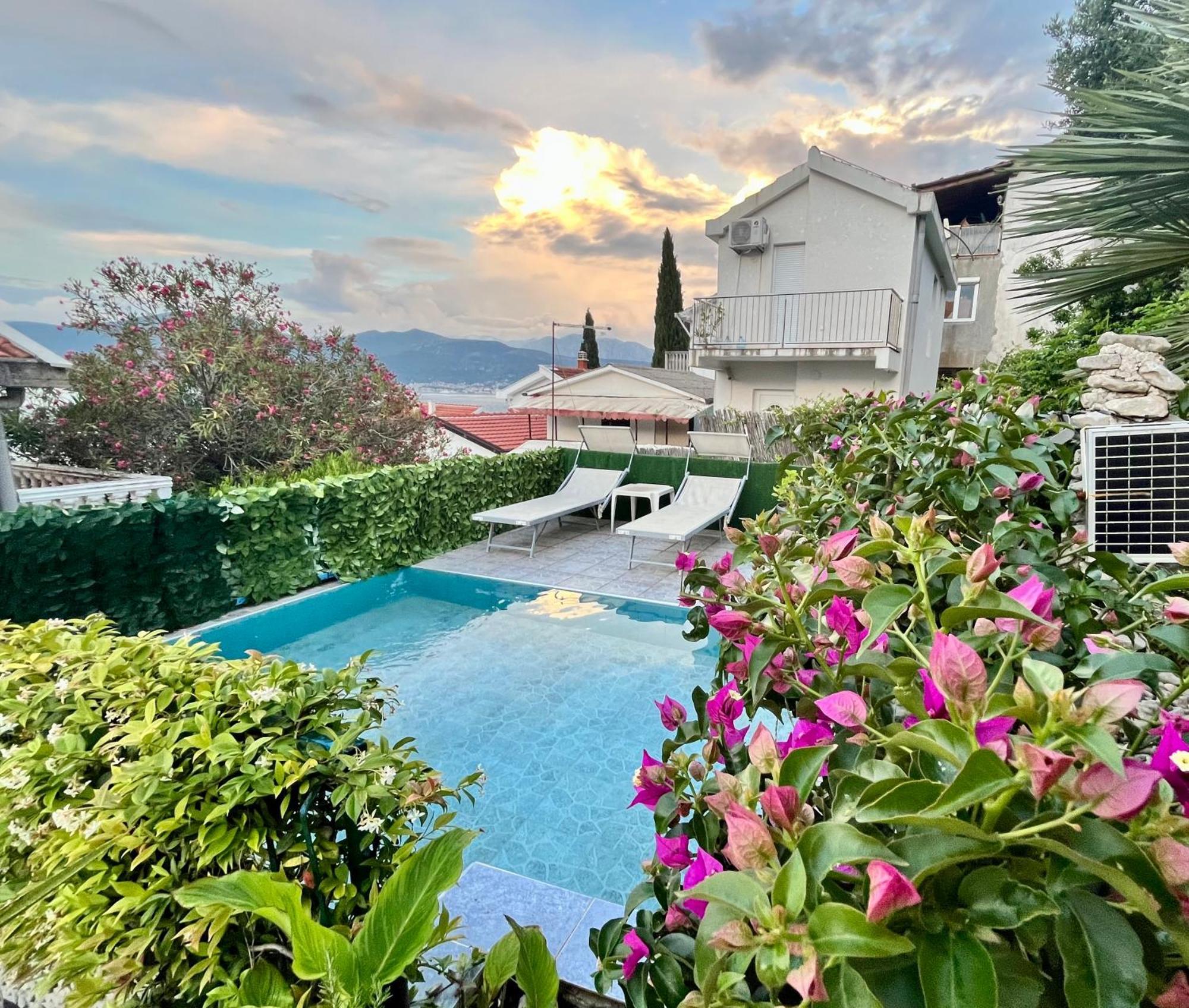 Apartments Obradovic Krasići Εξωτερικό φωτογραφία