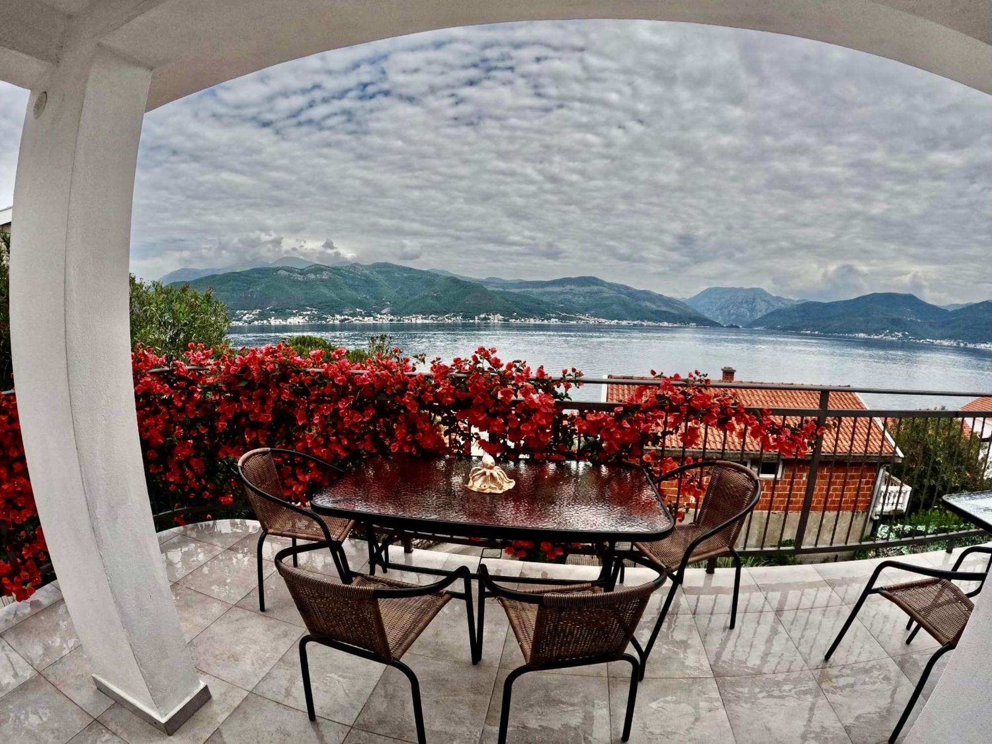 Apartments Obradovic Krasići Εξωτερικό φωτογραφία